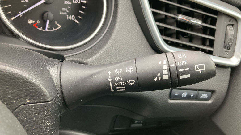 Nissan Qashqai 1.3 DiG-T 160 Acenta Premium 5dr Petrol Hatchback